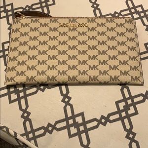 Michael Kors Clutch